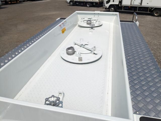 MITSUBISHI CANTER 2025