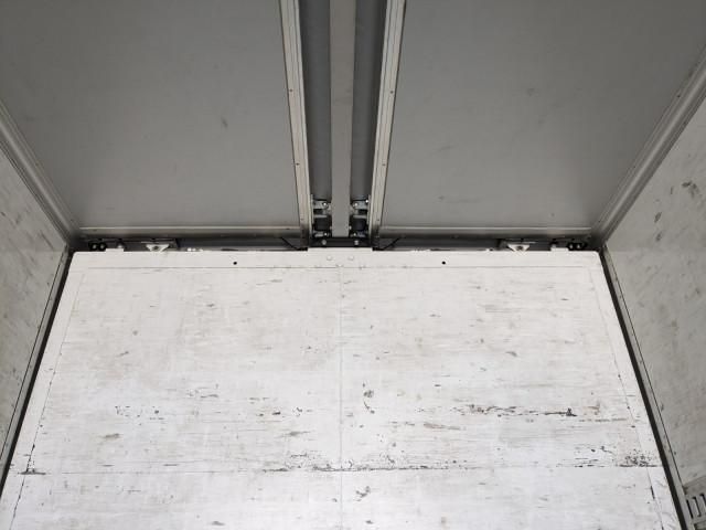 MITSUBISHI FUSOU SUPER GREAT 2016