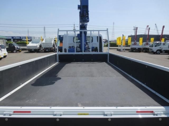 MITSUBISHI CANTER 2023