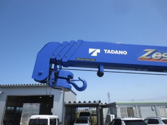 MITSUBISHI CANTER 2023