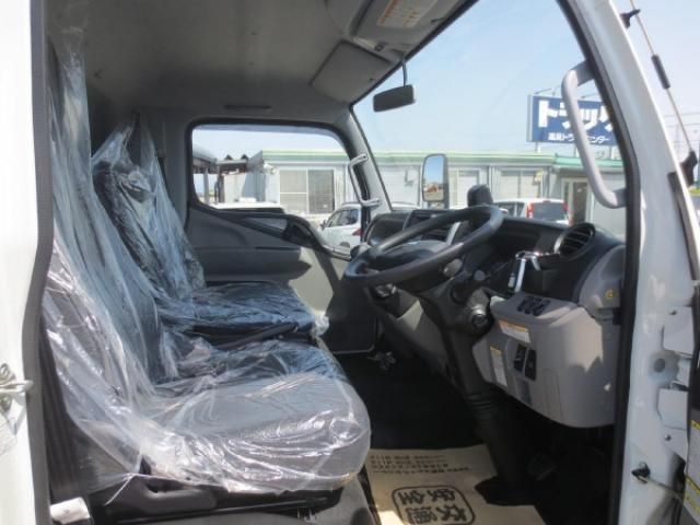 MITSUBISHI CANTER 2023