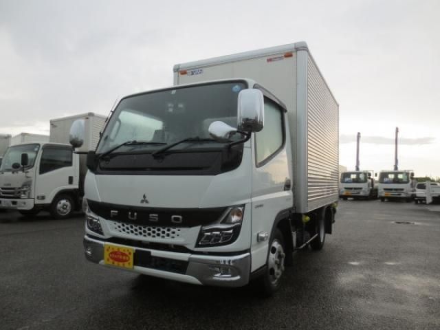 MITSUBISHI CANTER 2023