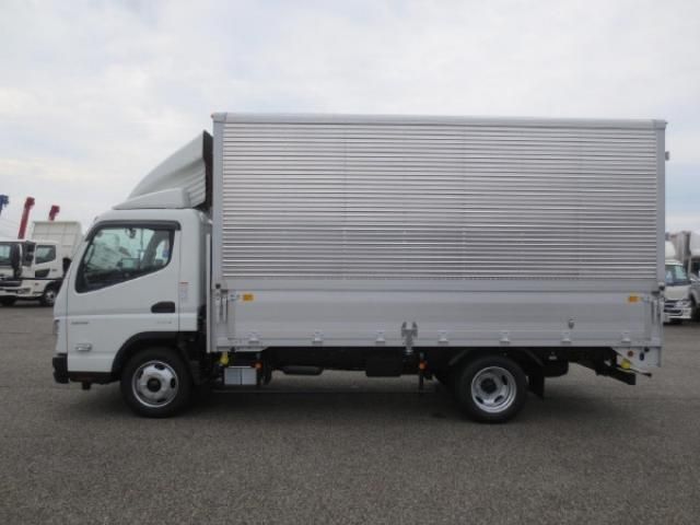 MITSUBISHI CANTER 2023