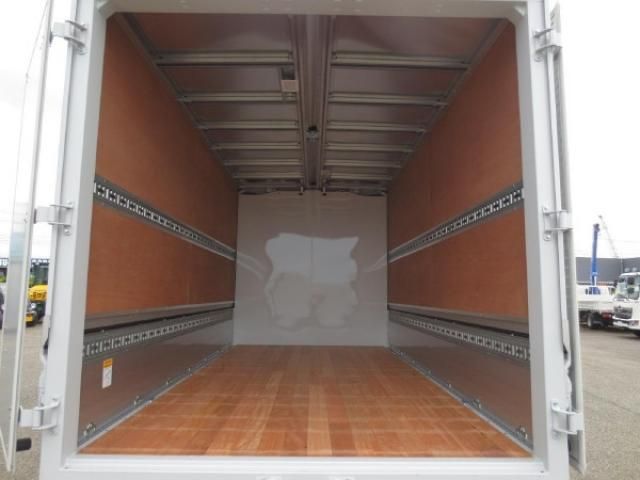 MITSUBISHI CANTER 2023