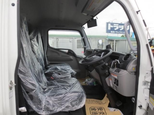 MITSUBISHI CANTER 2023