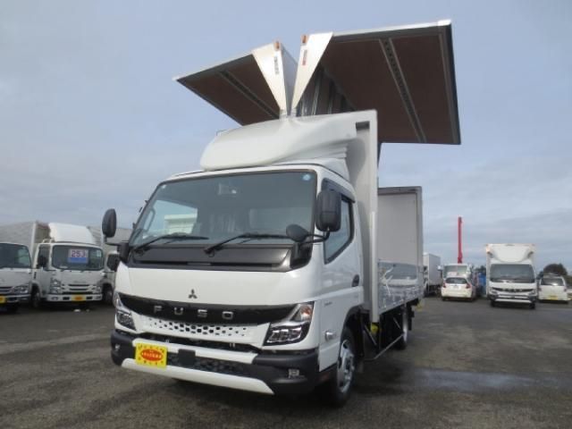 MITSUBISHI CANTER 2023