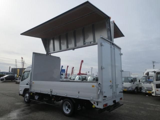 MITSUBISHI CANTER 2023