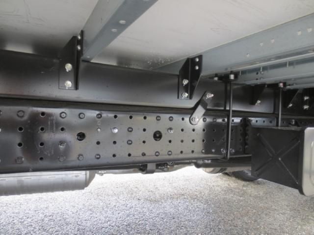 MITSUBISHI CANTER 2023