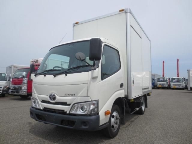 TOYOTA DYNA 2020