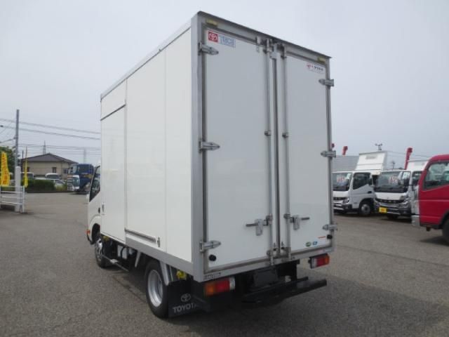 TOYOTA DYNA 2020