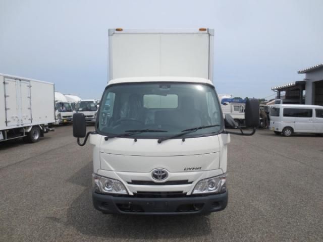 TOYOTA DYNA 2020