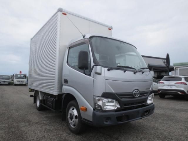 TOYOTA DYNA 2018