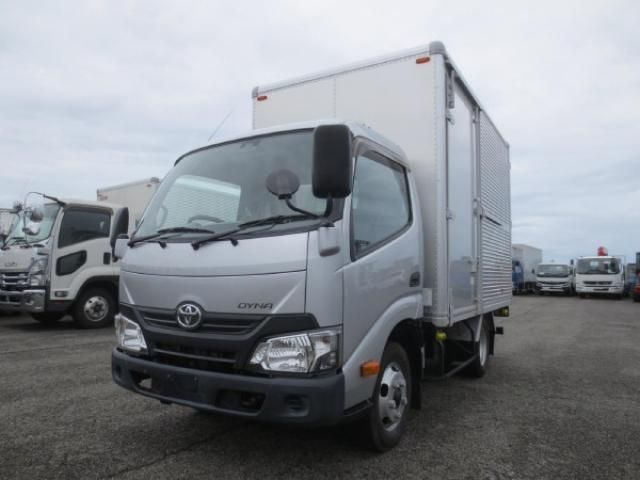 TOYOTA DYNA 2018