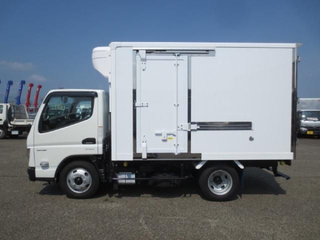 MITSUBISHI CANTER 2024