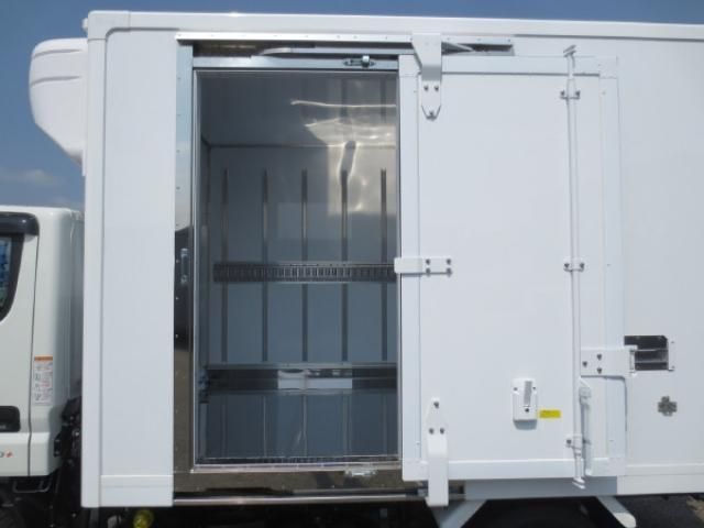 MITSUBISHI CANTER 2024