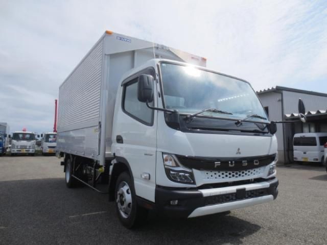 MITSUBISHI CANTER 2023