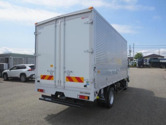MITSUBISHI CANTER 2023