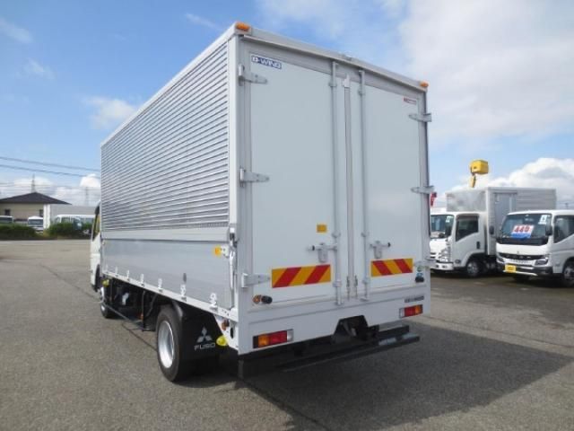 MITSUBISHI CANTER 2023