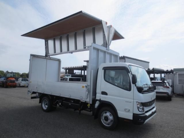 MITSUBISHI CANTER 2023