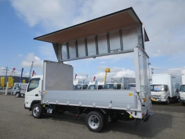 MITSUBISHI CANTER 2023