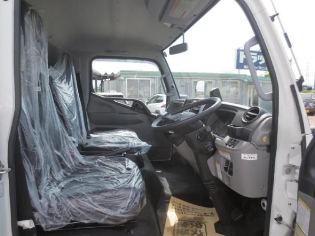 MITSUBISHI CANTER 2023