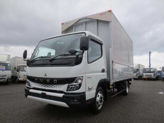 MITSUBISHI CANTER 2023