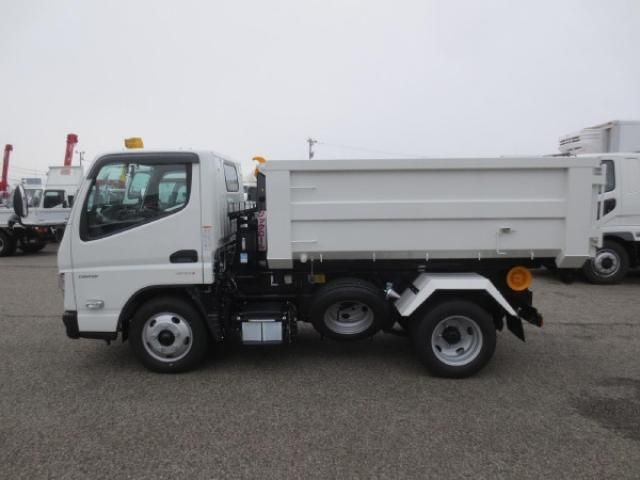 MITSUBISHI CANTER 2024