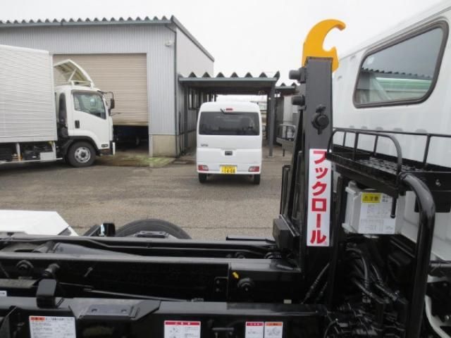 MITSUBISHI CANTER 2024
