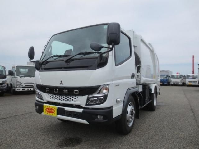 MITSUBISHI CANTER 2025