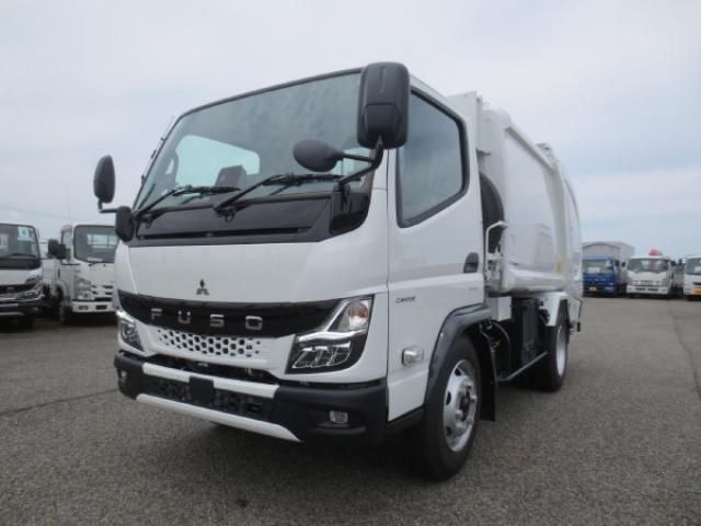 MITSUBISHI CANTER 2025
