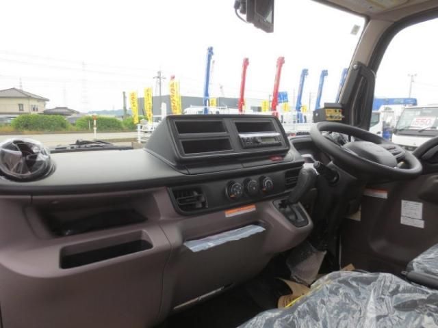 MITSUBISHI CANTER 2025