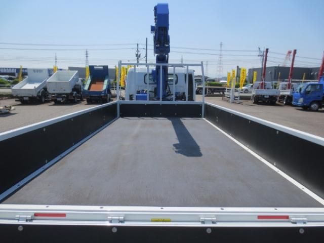 MITSUBISHI CANTER 2023