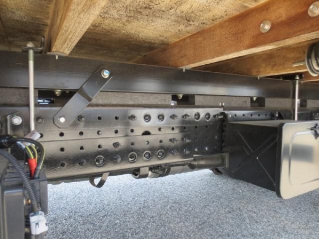 MITSUBISHI CANTER 2023