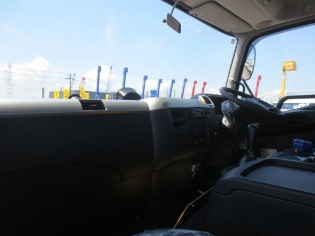 MITSUBISHI FUSOU FIGHTER 2023