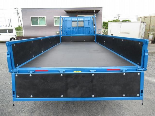 MITSUBISHI CANTER 2023