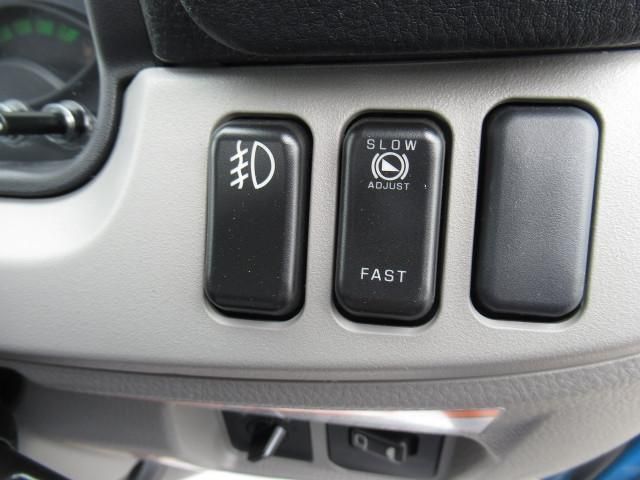 MITSUBISHI CANTER 2023