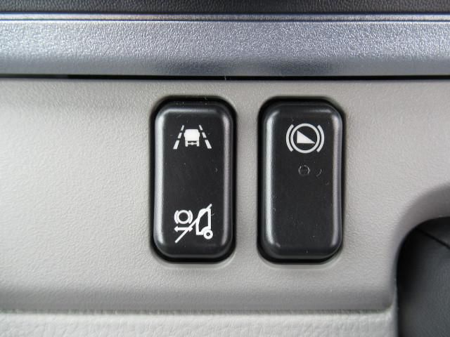 MITSUBISHI CANTER 2023