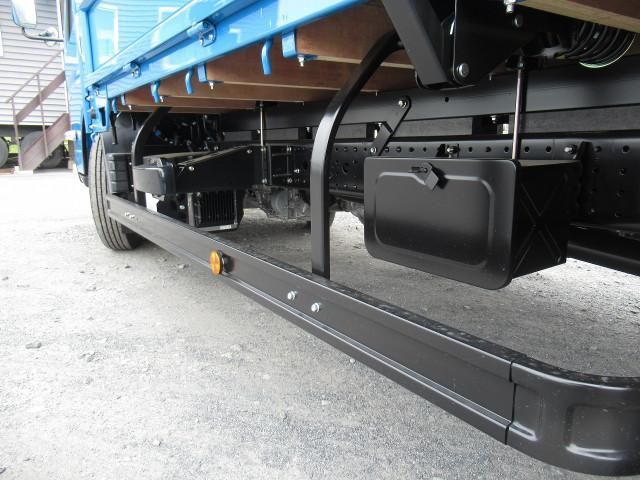 MITSUBISHI CANTER 2023