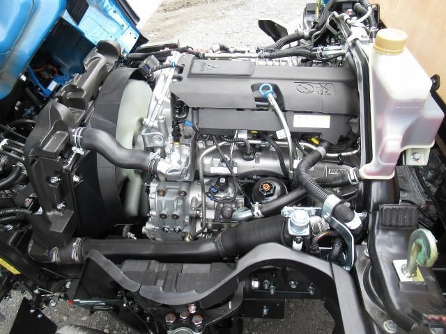 MITSUBISHI CANTER 2023