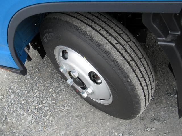 MITSUBISHI CANTER 2023