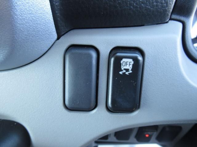 MITSUBISHI CANTER 2023