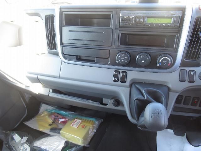 MITSUBISHI CANTER 2023