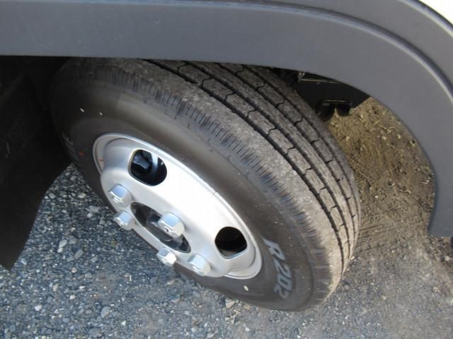 MITSUBISHI CANTER 2023