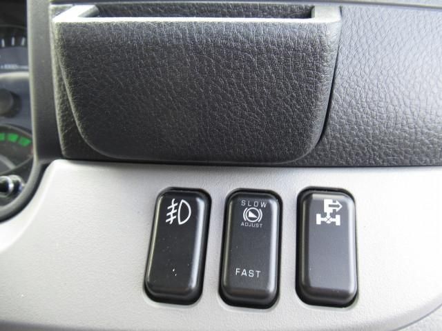 MITSUBISHI CANTER 2023