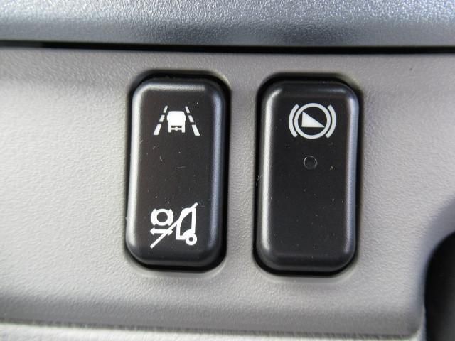 MITSUBISHI CANTER 2023