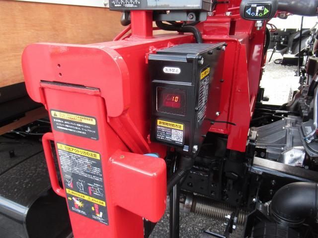 MITSUBISHI CANTER 2023