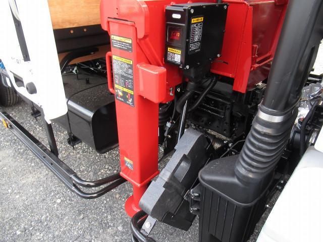 MITSUBISHI CANTER 2023