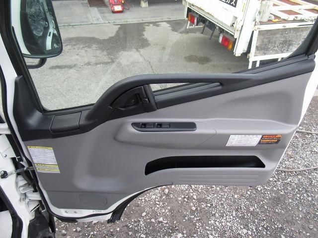 MITSUBISHI CANTER 2024