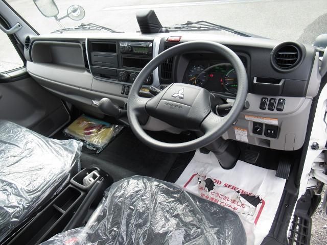 MITSUBISHI CANTER 2024