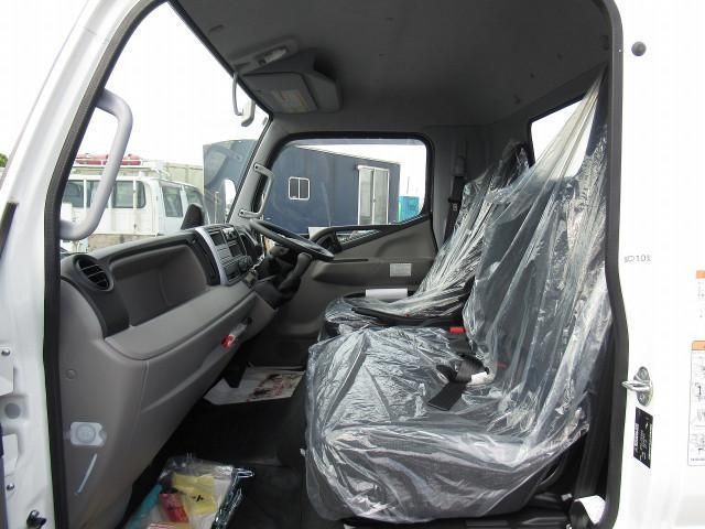 MITSUBISHI CANTER 2024